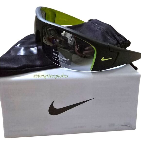 NIKE Unisex Diverge Matte Black Sunglasses - Picture 6 of 11